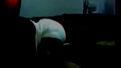 Seorang remaja bokep payudara montok di jalan