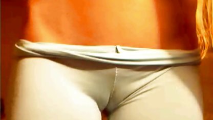 Di bokep hisap tetek sebelah gadis itu membelai BBC