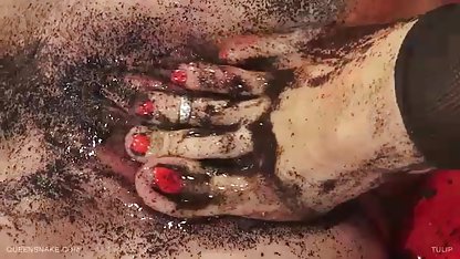 Watch bokep ngemut susu gadis emas masturbasi