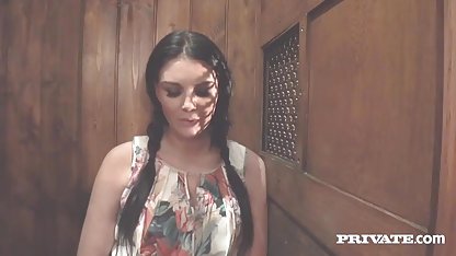 Hot lez bokep payudara montok aksi di ayunan