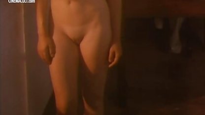 Wanita tua dengan gadis masturbasi dengan dildo pada bokep tante susu gede tabel